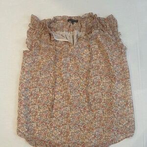 Women’s sleeveless floral shirt